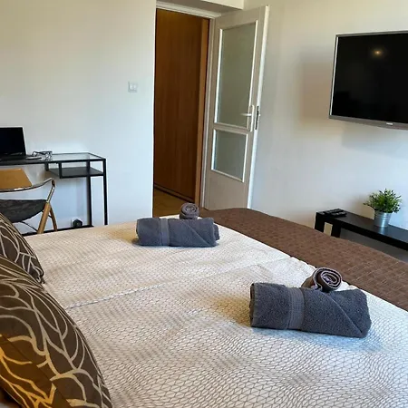 Center & Old Town Cozy Flat #smart Tv #fast Wi-fi #metro Apartment