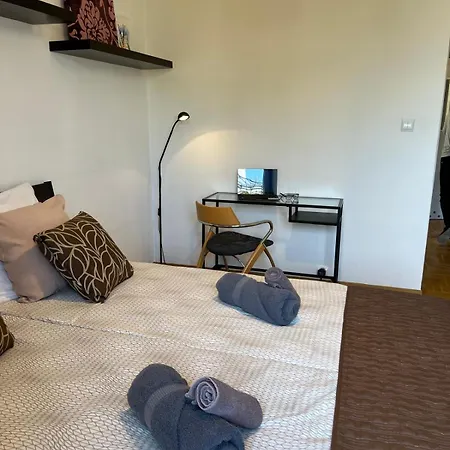 Center & Old Town Cozy Flat #smart Tv #fast Wi-fi #metro *
