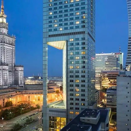 Center & Old Town Cozy Flat #smart Tv #fast Wi-fi #metro Warsaw