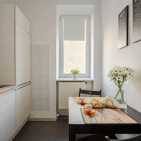 Center & Old Town Cozy Flat #smart Tv #fast Wi-fi #metro Apartment