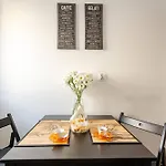 Center & Old Town Cozy Flat #smart Tv #fast Wi-fi #metro *